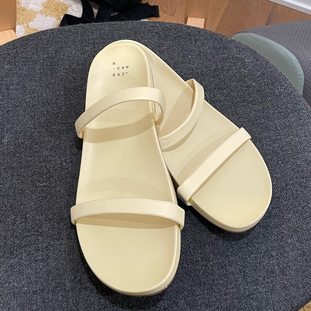 yellow leather sandals - W11